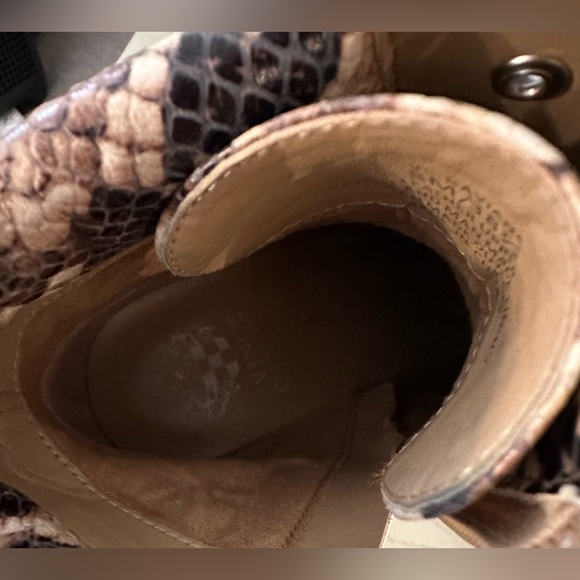 Vince Camuto Women’s Leather Lace-Up Ankle Boots Sz 8- Gaviana-Snakeskin - Picture 9 of 12